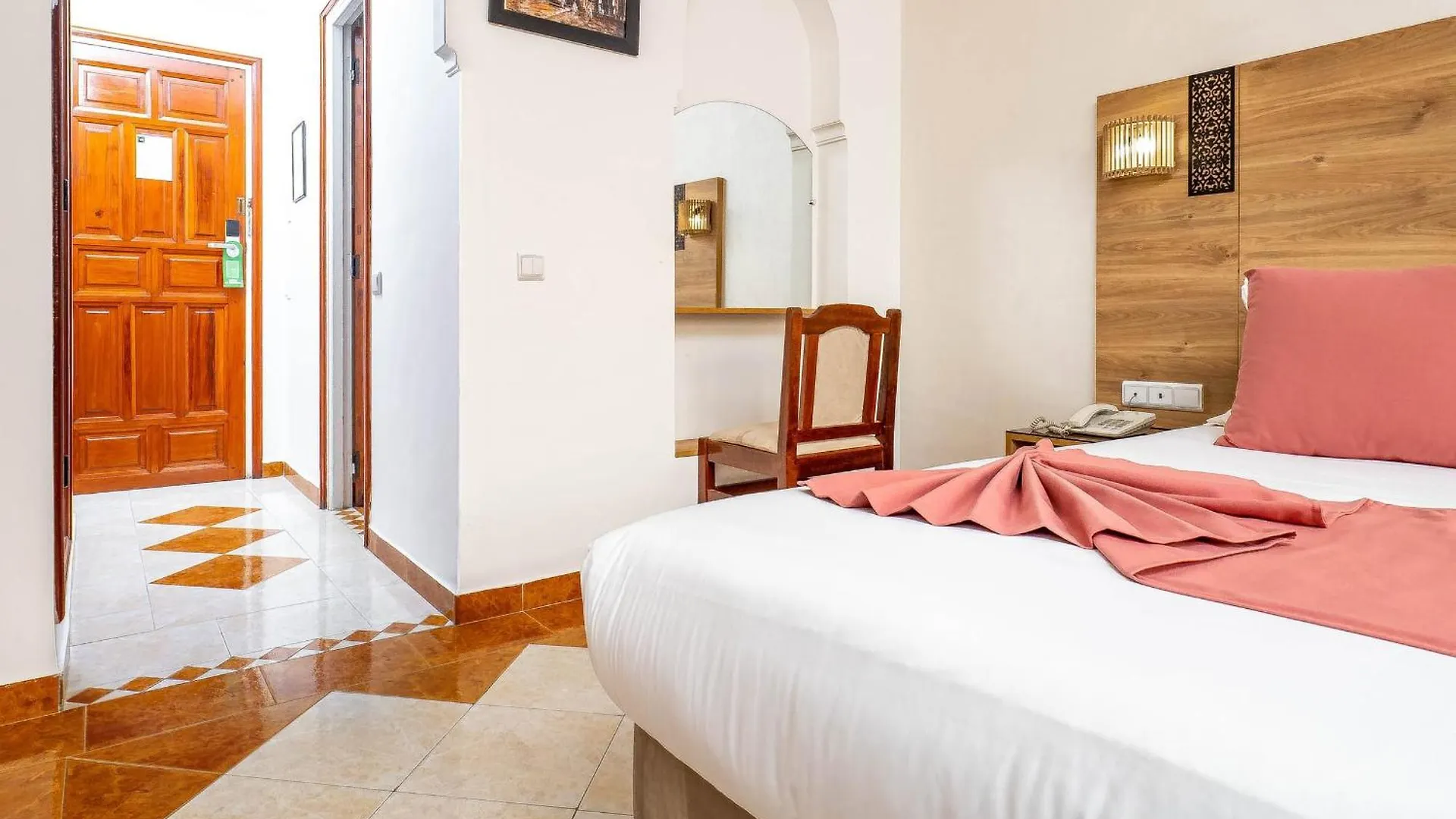 Hotel Oudaya & Spa Marrakesh 3*,